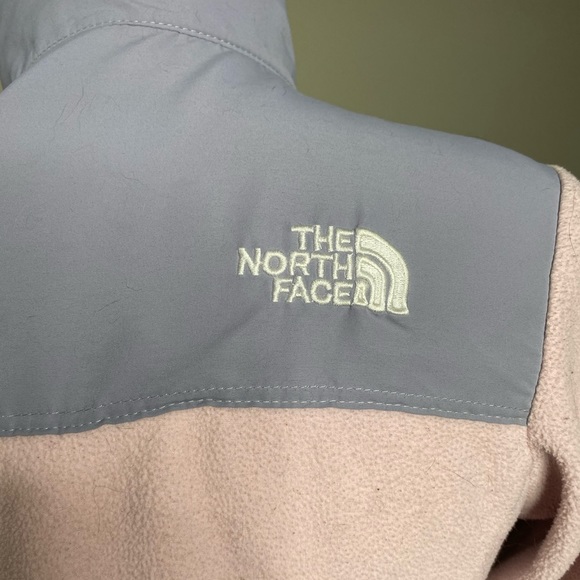 The North Face Sherpa full zip jacket, pink/gray SZ Small, 3 zip pockets - Picture 6 of 12